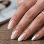 modèle vernis semi permanent ongles dégradé chrome