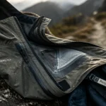 Veste gore tex femme 3 couches, étanche et respirante, gouttelettes sur tissu humide