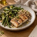 Repas protéiné perte de poids : assiette légère, légumes rôtis et protéine